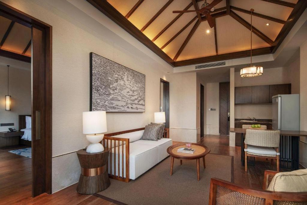 Narada Resort Hotel Sanya Pleasant Bay Екстериор снимка
